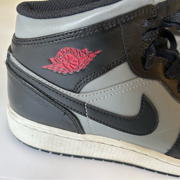 Nike Boy’s Black and Gray Sneakers - Picture 2 of 15